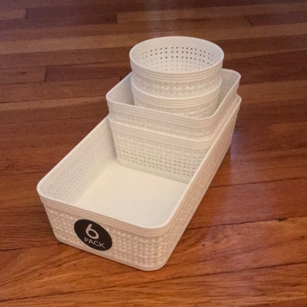 Plastic organizers (5)